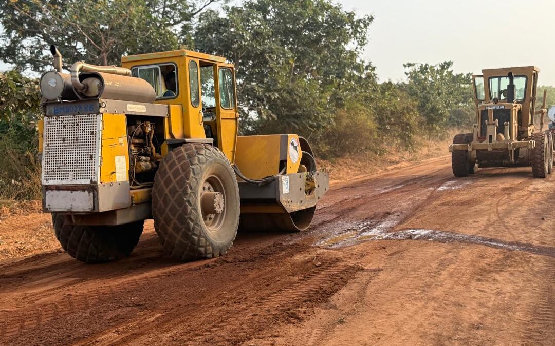 Travaux d’entretien périodique/aménagement de routes en terre classée (études et travaux)